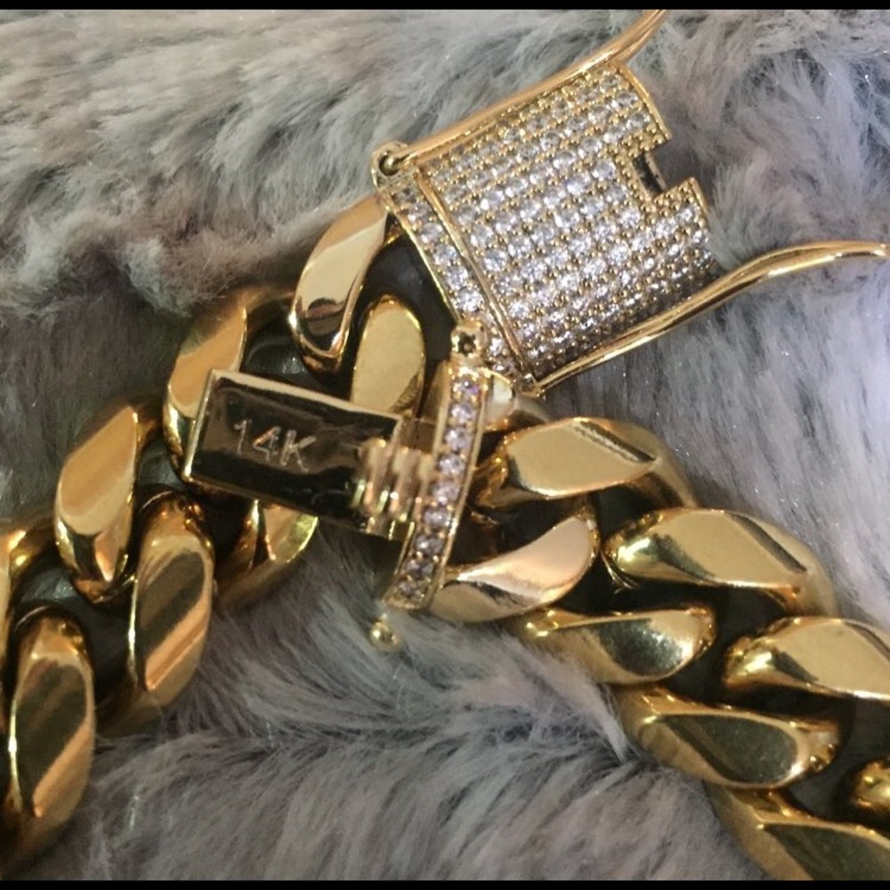 💎  14k Gold Miami Cuban Link Diamond Bracelet 💎 - Picture 3 of 6